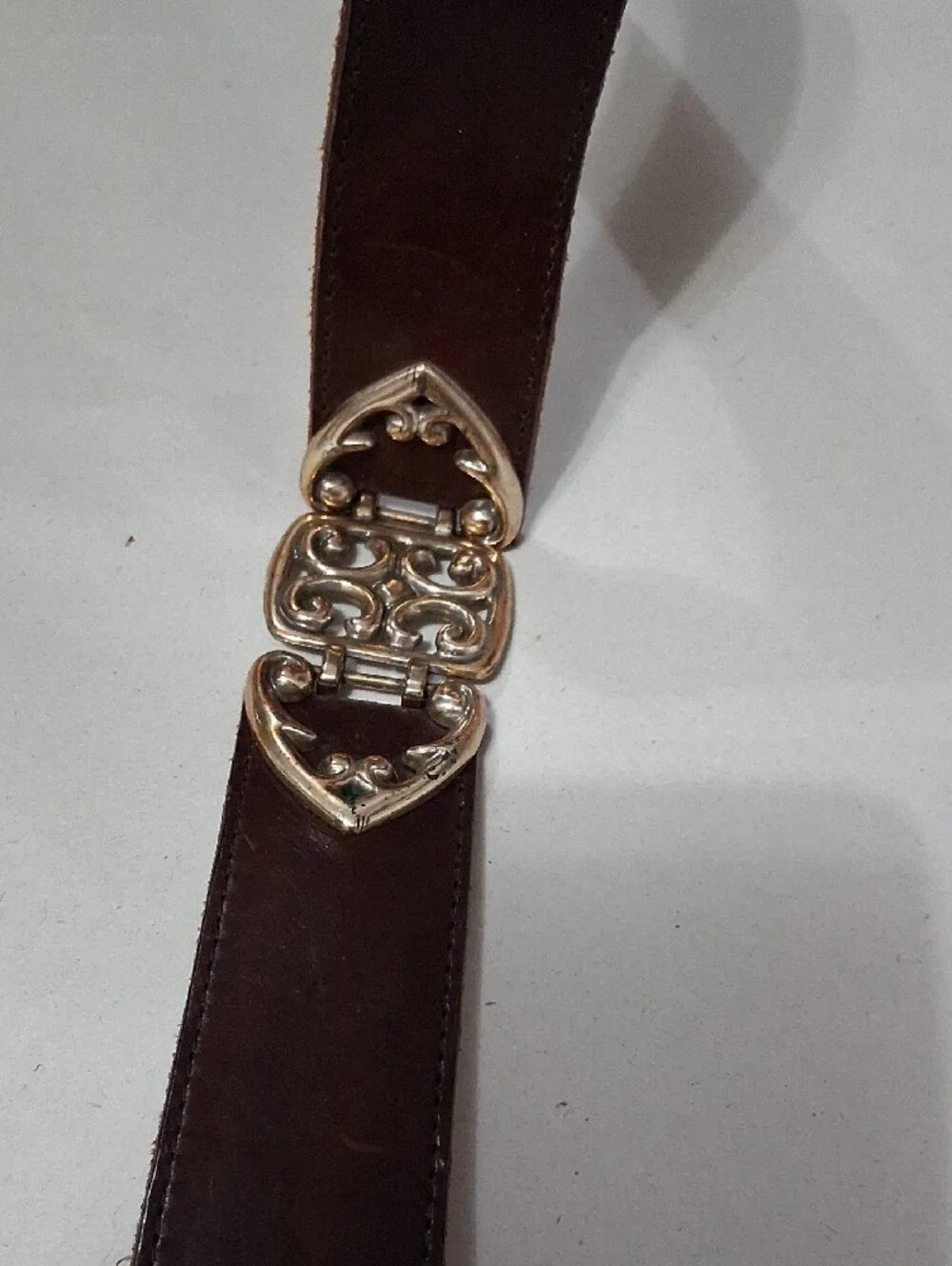 VINTAGE Fossil Brown Leather Women's Belt with Gold-Tone Ornate Buckle
